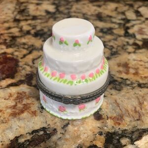 Miniature Porcelain Wedding Cake Trinket Box